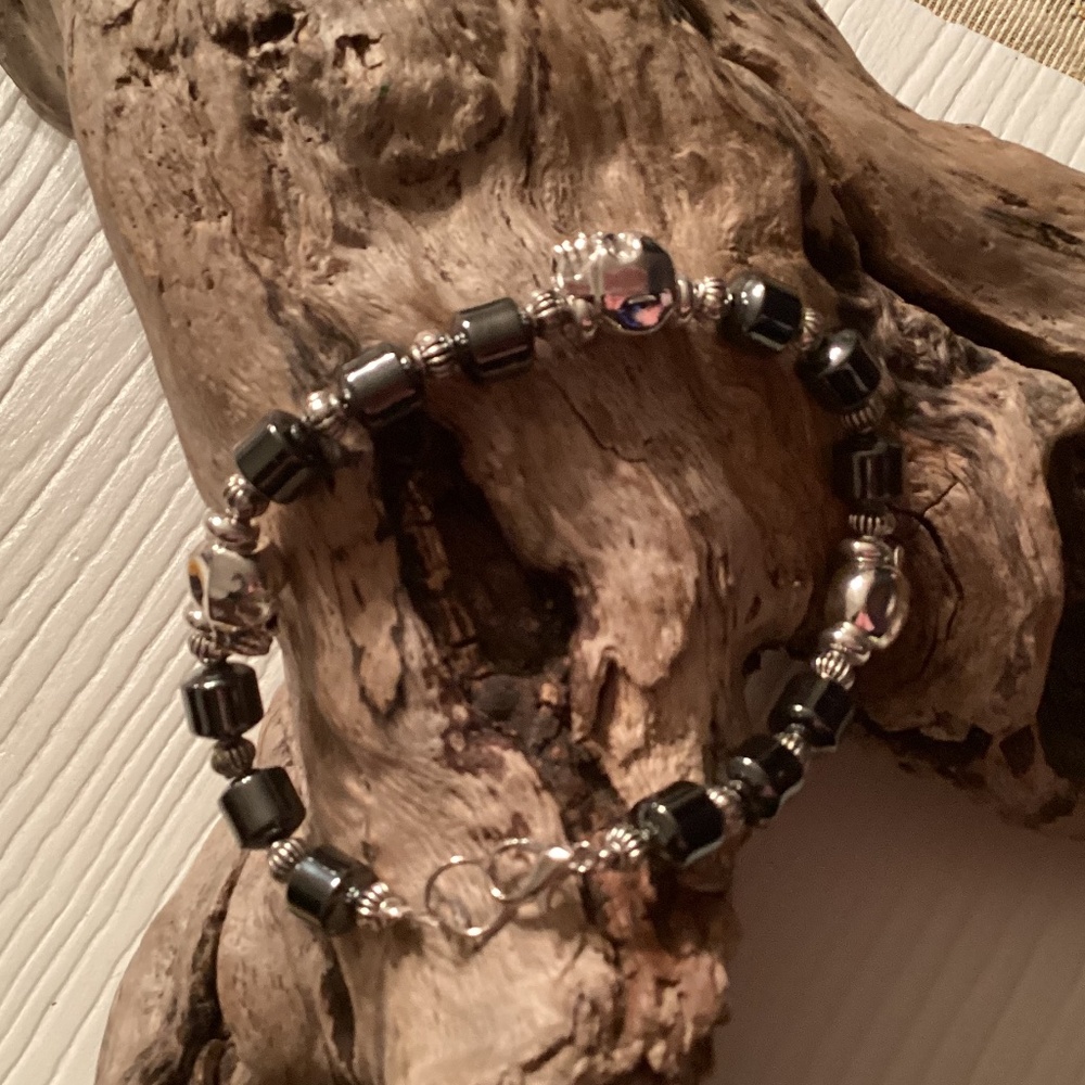 Hematite / Tibetan Silver Skull Beaded Bracelet